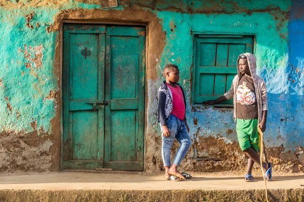 Jinka Ethiopia 2020年2月2日 两名男孩在埃塞俄比亚金卡 — 图库照片
