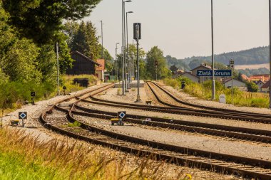 ZLATA KORUNA, CZECHIA - 7 Ağustos 2020: Zlata Koruna tren istasyonu, Çek Cumhuriyeti