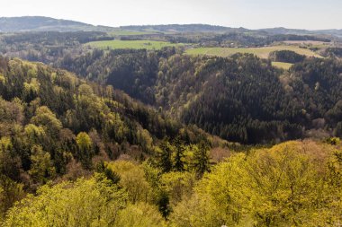Çekoslovakya, Semily yakınlarındaki Jizera nehir vadisi manzarası