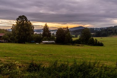 Çek Cumhuriyeti, Vyssi Brod yakınlarındaki manzaranın akşam manzarası