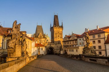 Çek Cumhuriyeti Prag 'daki Charles Köprüsü' ndeki Mala Strana Köprüsü.