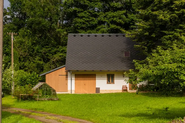 Сельский Дом Letohrad Czech Republic — стоковое фото