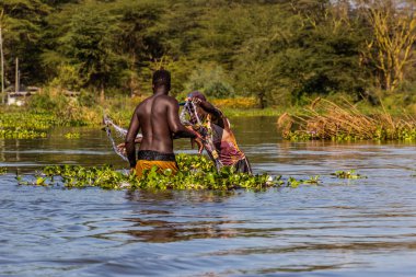 NAIVASHA, KENYA - 17 Şubat 2020: Naivasha Gölü üzerindeki balıkçılar, Kenya