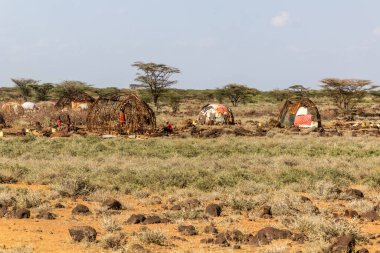 MARSABIT, KENYA - 11 Şubat 2020: Marsabit kasabası yakınlarındaki Samburu kabile köyü, Kenya