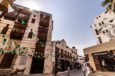 JEDDAH, SAUDI ARABIA - 15 Kasım 2021: El Balad 'daki geleneksel evler, Suudi Arabistan' ın tarihi merkezi