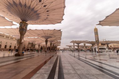 Suudi Arabistan, Medine 'nin El-Haram bölgesinde Hz. Peygamber' in Camii 'nin gölgelendirme şemsiyeleri