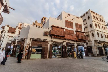 JEDDAH, SAUDI ARABIA - 15 Kasım 2021: El Balad 'daki geleneksel evler, Suudi Arabistan' ın tarihi merkezi