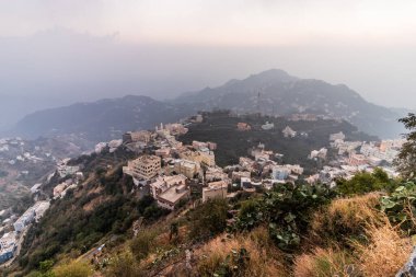 Suudi Arabistan 'ın Fayfa şehrinin akşam manzarası