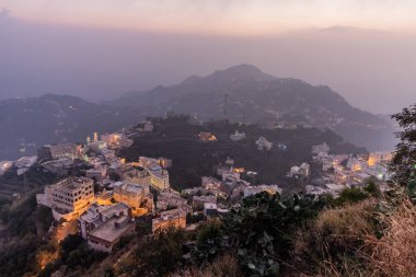 Suudi Arabistan 'ın Fayfa şehrinin akşam manzarası