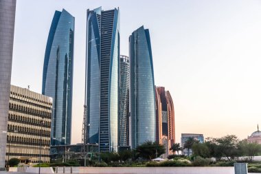 Abu Dabi 'deki gökdelenler, Birleşik Arap Emirlikleri.