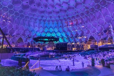 DUBAI, BAE - 27 Ekim 2021: Dubai, Birleşik Arap Emirlikleri 'nde Al Wasl Plaza' nın Cupola 'sı.