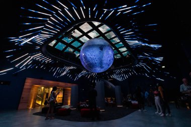 DUBAI, BAE - 30 Ekim 2021: Dubai, Birleşik Arap Emirlikleri 'nde ABD pavyonunun uzay bölümü.