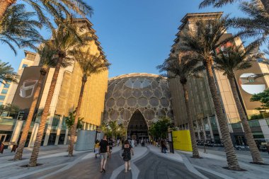 DUBAI, BAE - 27 Ekim 2021: Al Wasl Plaza Dubai, Birleşik Arap Emirlikleri, Dünya Fuarı 2020.