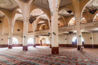 KAMPALA, UGANDA - 3 Mart 2020: Kampala, Uganda 'daki Uganda Ulusal Camii' nin Dua Salonu