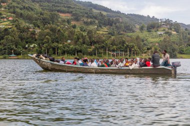 BUNYONYI, UGANDA - 19 Mart 2020: Bunyonyi Gölü, Uganda