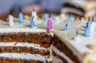 Doğum günü pastasının ayrıntıları