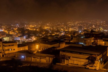 Suudi Arabistan, Abha 'nın gece hava görüntüsü