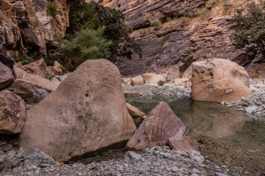 Wadi Lajab Kanyonu 'ndaki kayalar, Suudi Arabistan