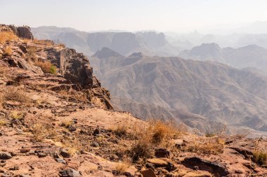 Dhahran al Janub, Suudi Arabistan yakınlarındaki dağ manzarası