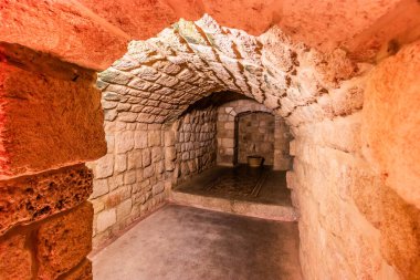 SIDON, LEBANON - 23 Temmuz 2022: Sidon kasabasındaki Khan Sacy Sarayı Arkeoloji Müzesi, Lübnan