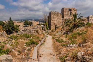 Byblos arkeoloji sahasındaki Haçlı kalesi, Lübnan