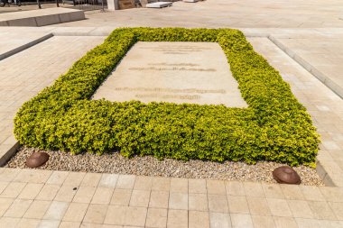 BEIRUT, LEBANON - 30 Temmuz 2022: Beyrut, Lübnan 'daki Rafic Hariri' nin Mezarı