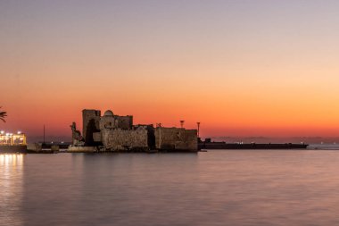 Sidon Deniz Kalesi 'nin akşam manzarası, Lübnan