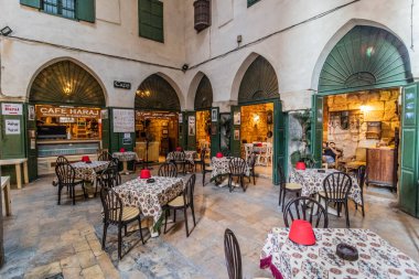 TRIPOLI, LEBANON - 26 Temmuz 2022: Trablus, Lübnan 'ın merkezinde Cafe Haraj