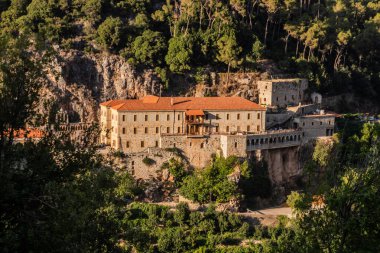 Qadisha Vadisi, Lübnan 'daki Aziz Anthony Manastırı.