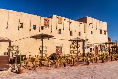 ALULA, SAUDI ARABIA - 8 Kasım 2021: El Ula 'daki Cafe, Suudi Arabistan