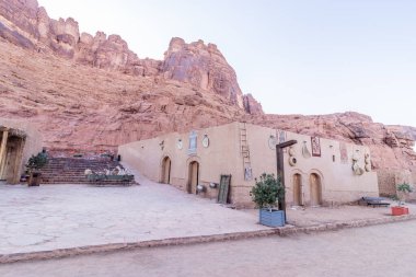 ALULA, SAUDI ARABIA - 8 Kasım 2021: El Ula, Suudi Arabistan 'daki yenilenmiş eski ev