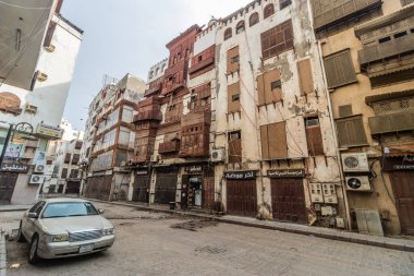 JEDDAH, SAUDI ARABIA - 15 Kasım 2021: El Balad 'daki geleneksel evler, Suudi Arabistan' ın tarihi merkezi