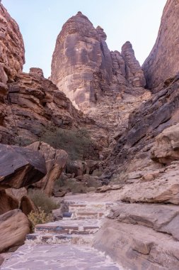 El Ula, Suudi Arabistan 'daki Jabal Ikmah sahasına giden yol