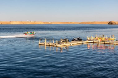 DUMAT AL JANDAL, SAUDI ARABIA - 5 Kasım 2021: Dumat al Jandal Gölü, Suudi Arabistan