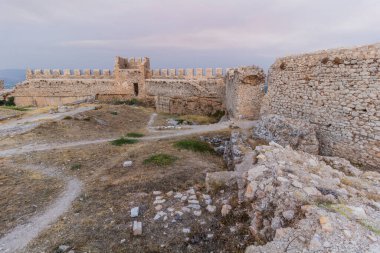 Yunanistan 'ın Mora yarımadasındaki Argos' taki Larisa şatosu harabeleri