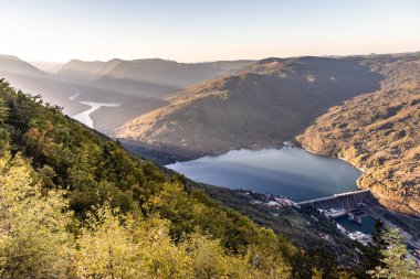 Bosna-Hersek ile Sırbistan arasında Bajina Basta Hidroelektrik Santrali