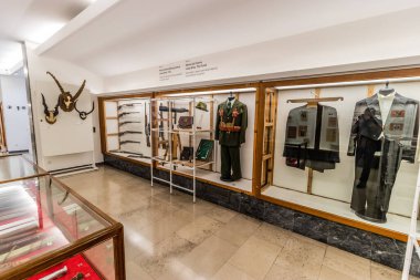 BELGRAD, SERBIA - 8 Ekim 2021: Sırbistan 'ın Belgrad kentindeki Yugoslavya Müzesinde Josip Broz Tito' nun kişisel eşyaları