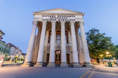 SUBOTICA, SERBIA - 2 Ekim 2021: Sırbistan 'ın Subotica kentindeki Ulusal Tiyatro Binası