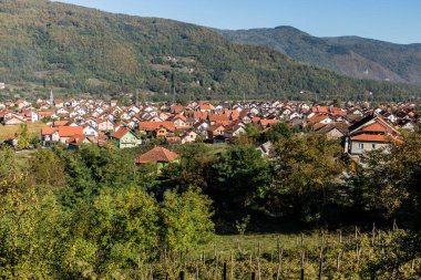 Sırbistan 'ın Bajina Basta kentinde hava manzarası
