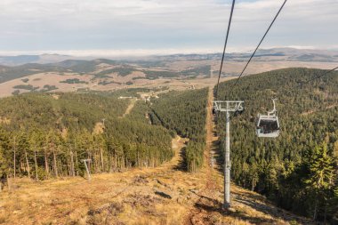 Sırbistan 'ın Tornik dağında kayak yamacı