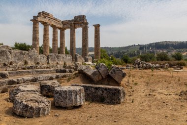 Yunanistan 'ın Mora yarımadasındaki antik Nemea' daki Zeus Tapınağı harabeleri