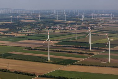 Avusturya 'daki rüzgar santrallerinin hava görüntüsü