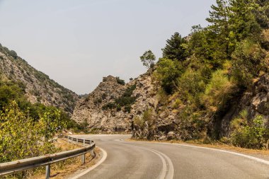 Yunanistan 'ın Mora yarımadasındaki Taygetus dağlarında 82. Yol