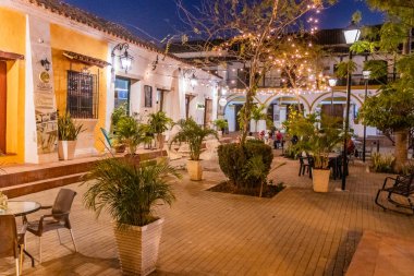 MOMPOX, COLOMBIA - 1 Mart 2023: Santa Cruz de la Concepcion Meydanı, Kolombiya