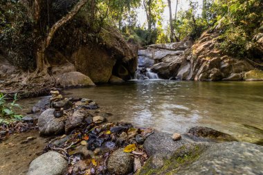 Minca, Kolombiya yakınlarındaki Oido del Mundo (Dünya Kulağı) şelalesi