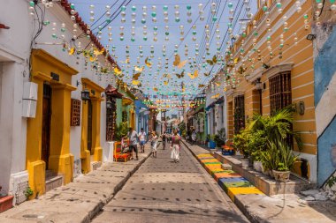 CARTAGENA, COLOMBIA - 5 Mart 2023: Cartagena de Indias, Kolombiya Getsemani Mahallesi