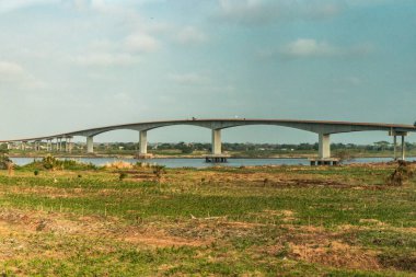 Puente Roncador köprüsü Magdalena nehri üzerinde, Kolombiya