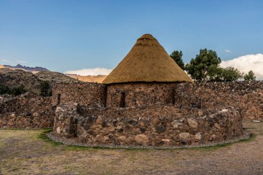 Qullqa (Colca) Raqchi kompleksindeki depo evi, Peru
