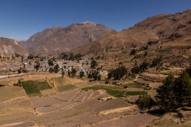 Colca Kanyonu, Peru 'daki Madrigal köyünün havadan görünüşü