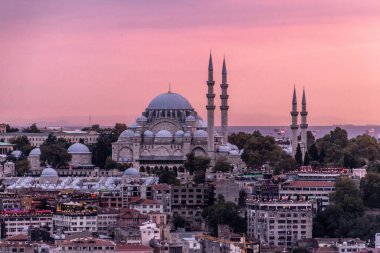 İstanbul, Türkiye 'deki Süleyman Camii' nin gün batımı manzarası